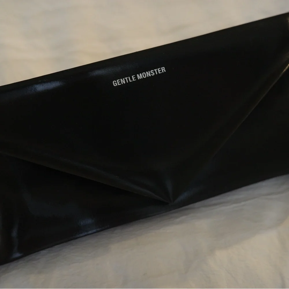 Gentle Monster Diane 02 Black and Gold Sunglasses - Picture 2 of 11